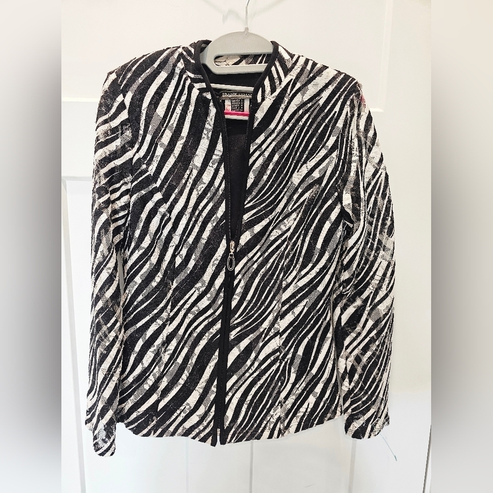 Frank Lyman Zebra Print Jacket Black White Textured Zip Front Canada Size 6